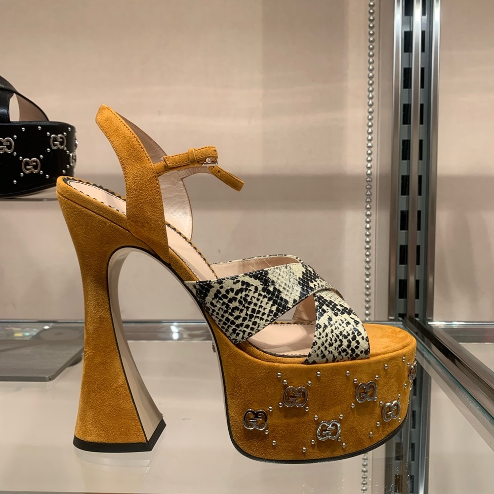 Gucci studded platform slide sandals Malaga size 40